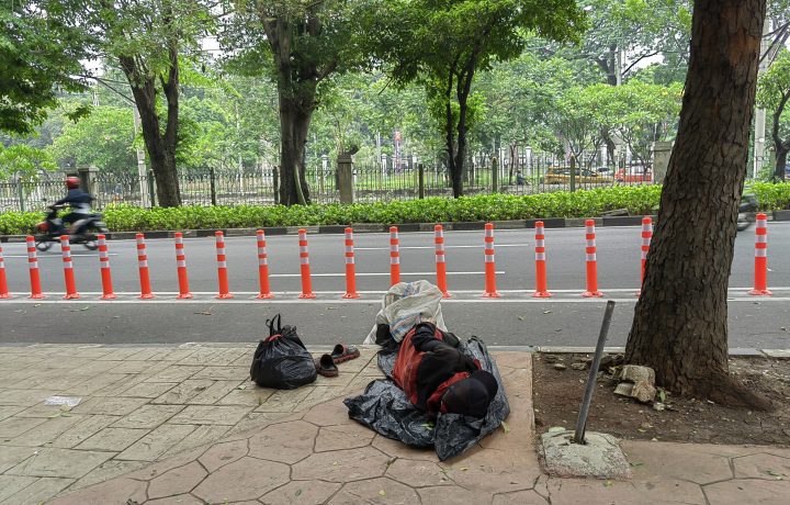 “Kekotaan Terserak Sehari-hari” Oleh Hikmat Darmawan